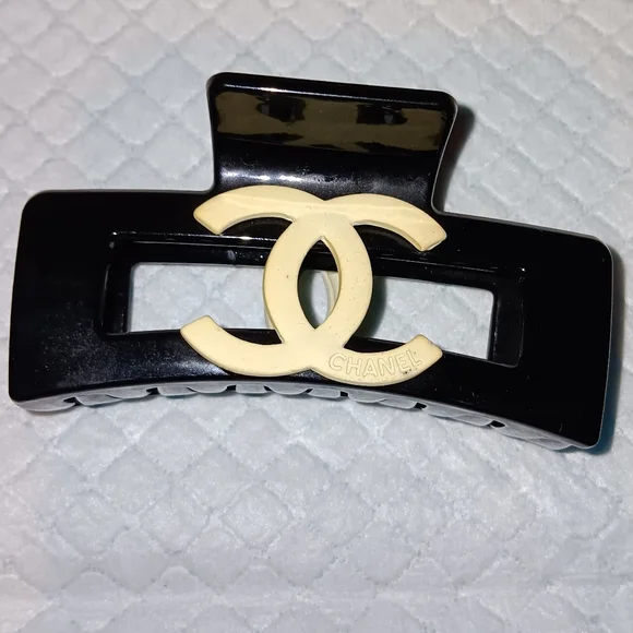 Chanel CC Rare Black & White Hair Clip